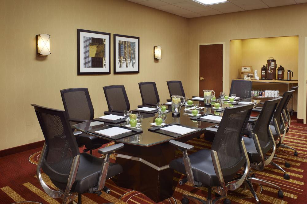 Courtyard By Marriott Chicago Downtown/River North Экстерьер фото