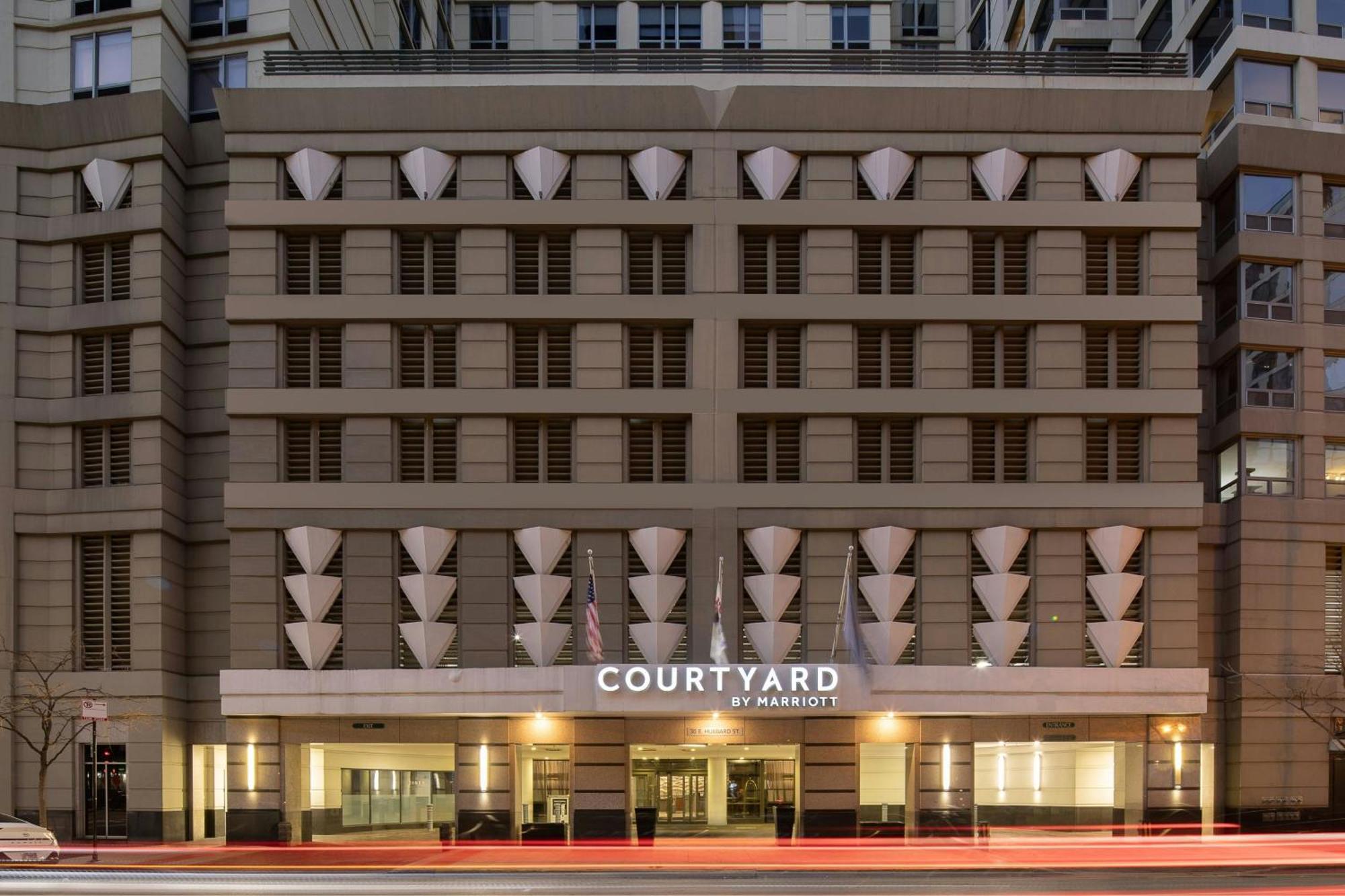 Courtyard By Marriott Chicago Downtown/River North Экстерьер фото
