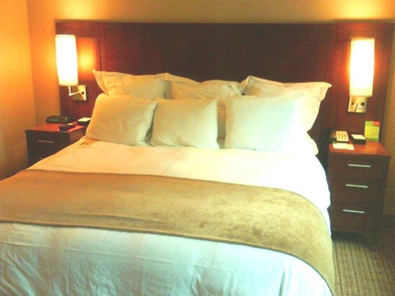 Courtyard By Marriott Chicago Downtown/River North Экстерьер фото