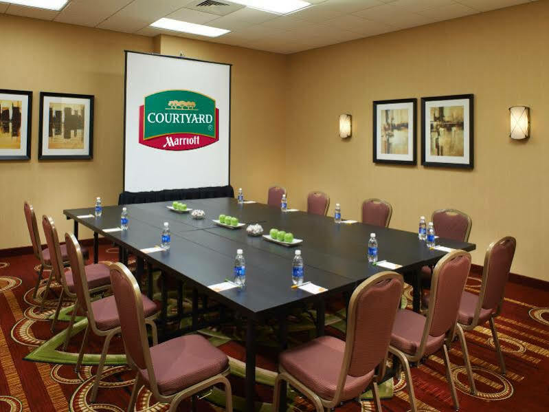Courtyard By Marriott Chicago Downtown/River North Экстерьер фото