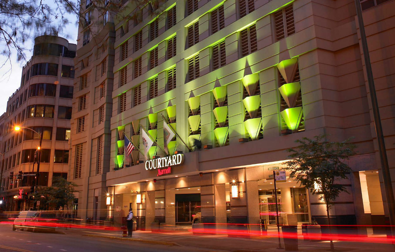 Courtyard By Marriott Chicago Downtown/River North Экстерьер фото